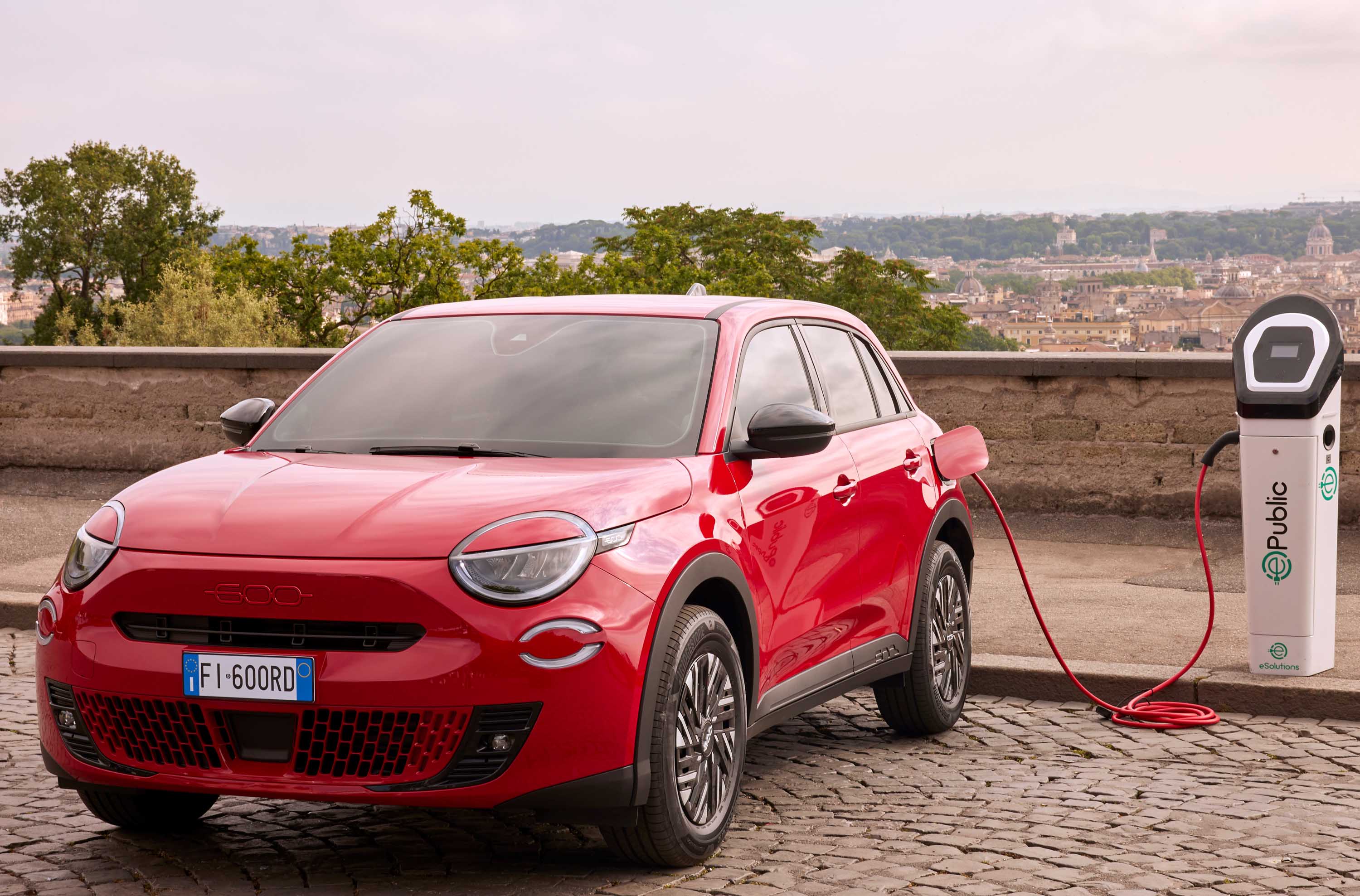 Fiat 600e RED (15).jpg