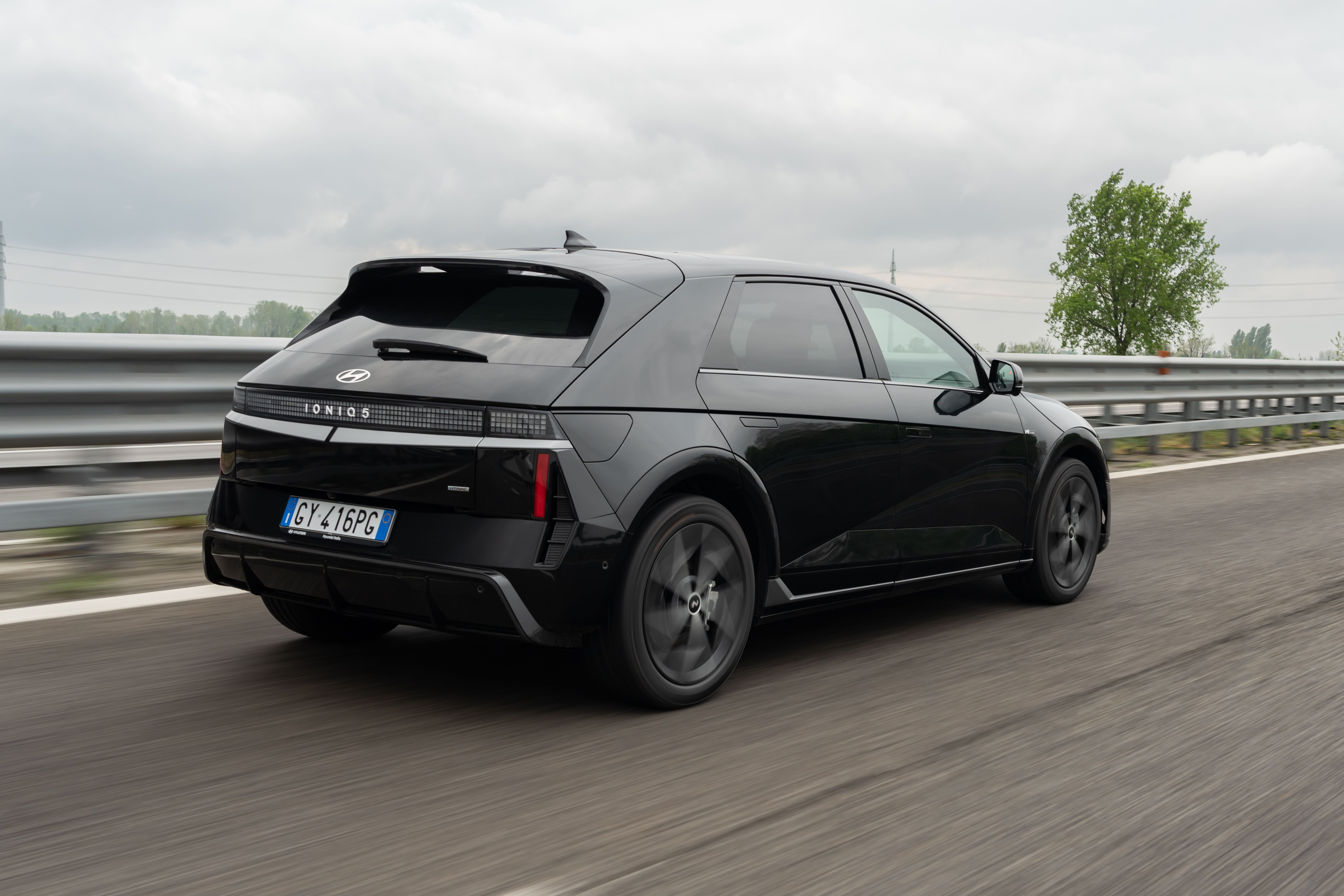 Hyundai_ioniq_aprile74.jpg