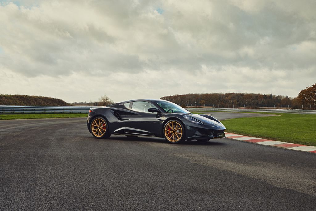 Lotus_Emira_Limited_Inspired_By_Type_97T_Front.jpg