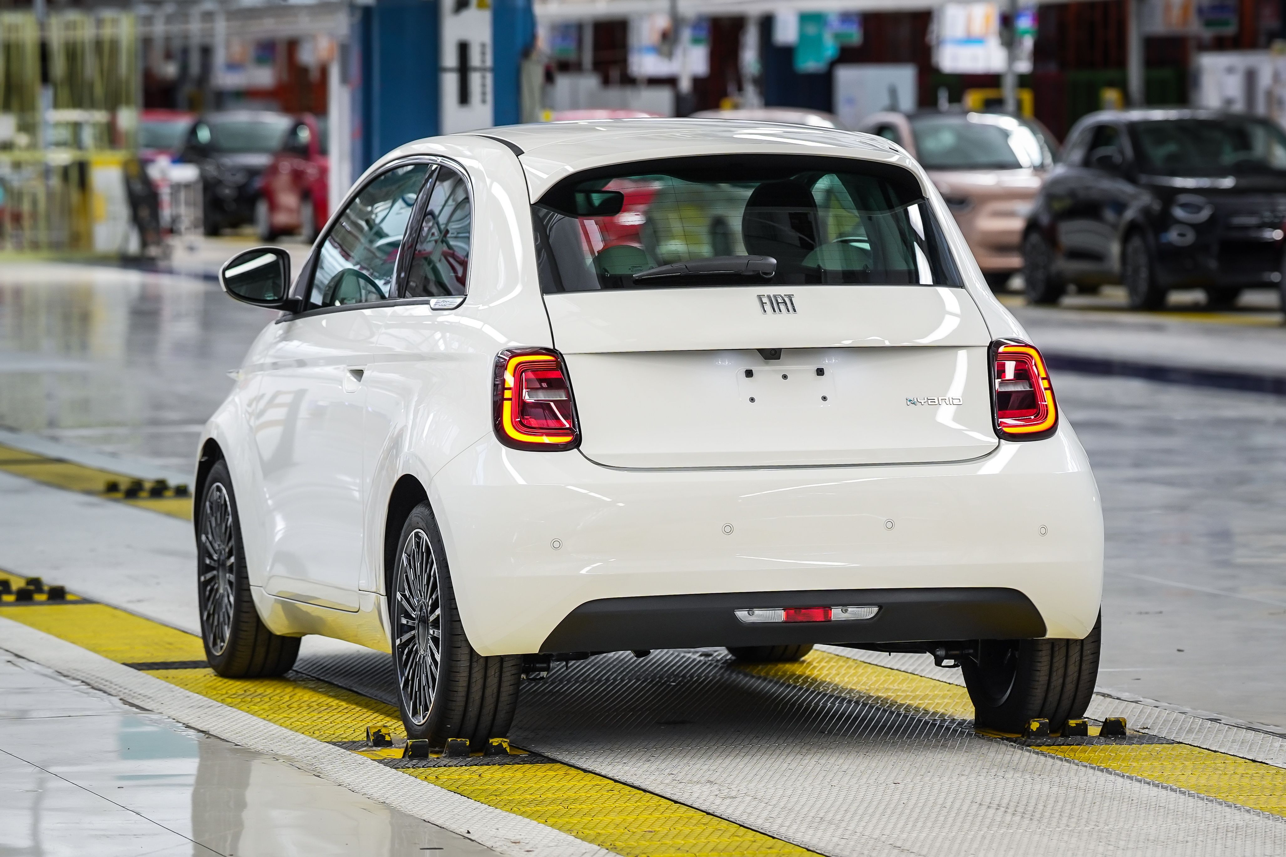 NuovaFiat500HybridaMirafiori_preview (1).JPG