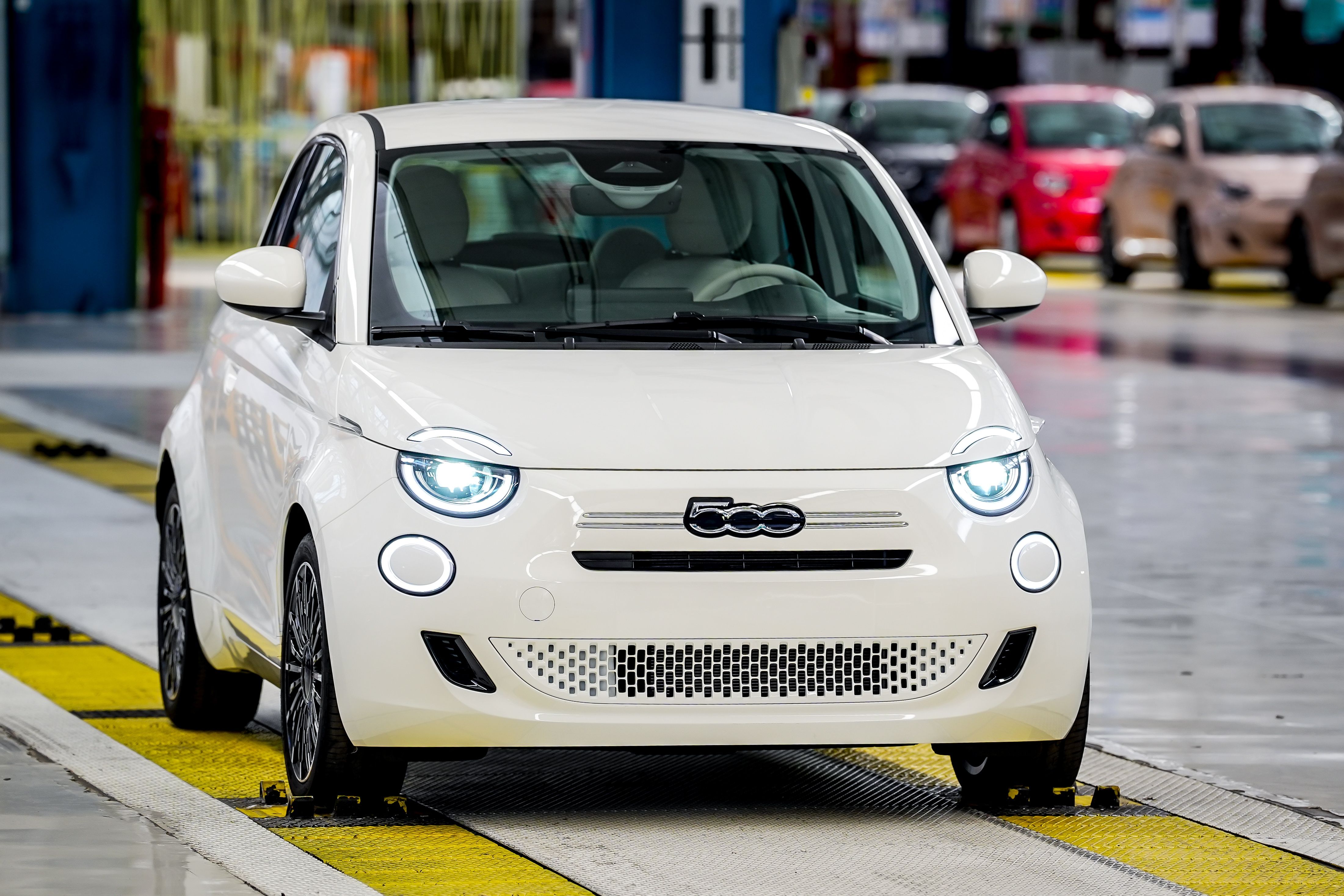 NuovaFiat500HybridaMirafiori_preview (2).JPG