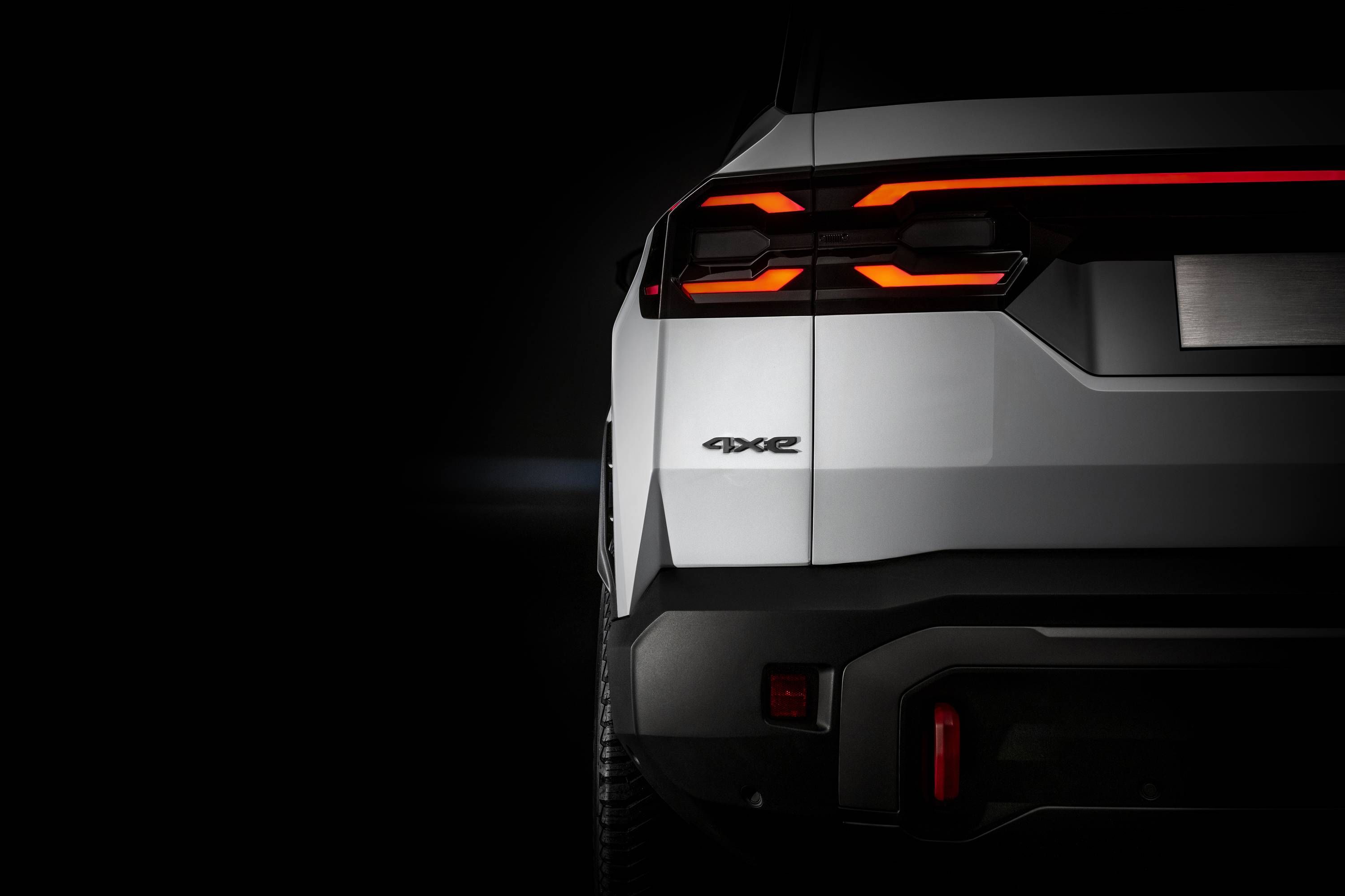 NuovaJeepCompass4xe (1)_risultato.jpg