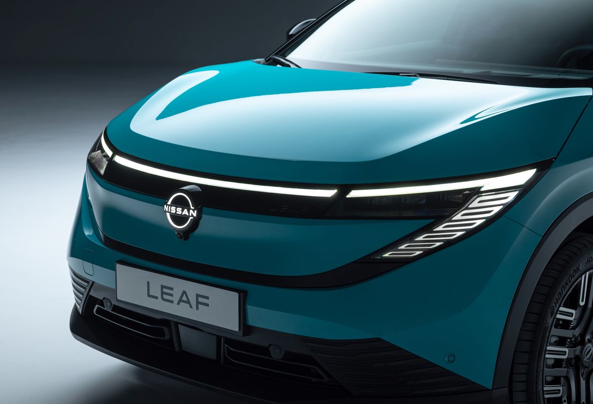 Nuova Nissan LEAF foto unveil (10).jpg