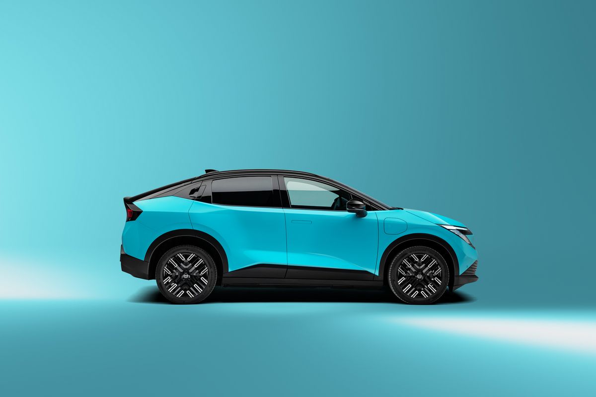 Nuova Nissan LEAF foto unveil (19).jpg
