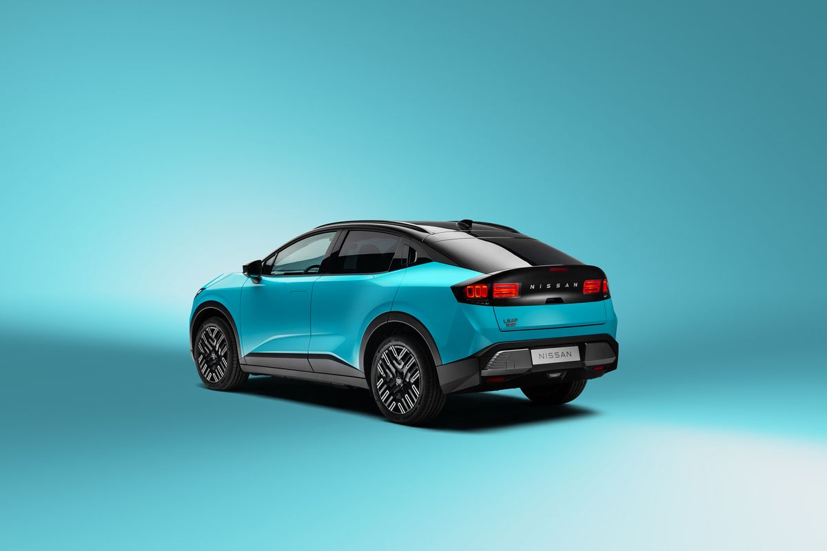 Nuova Nissan LEAF foto unveil (23).jpg
