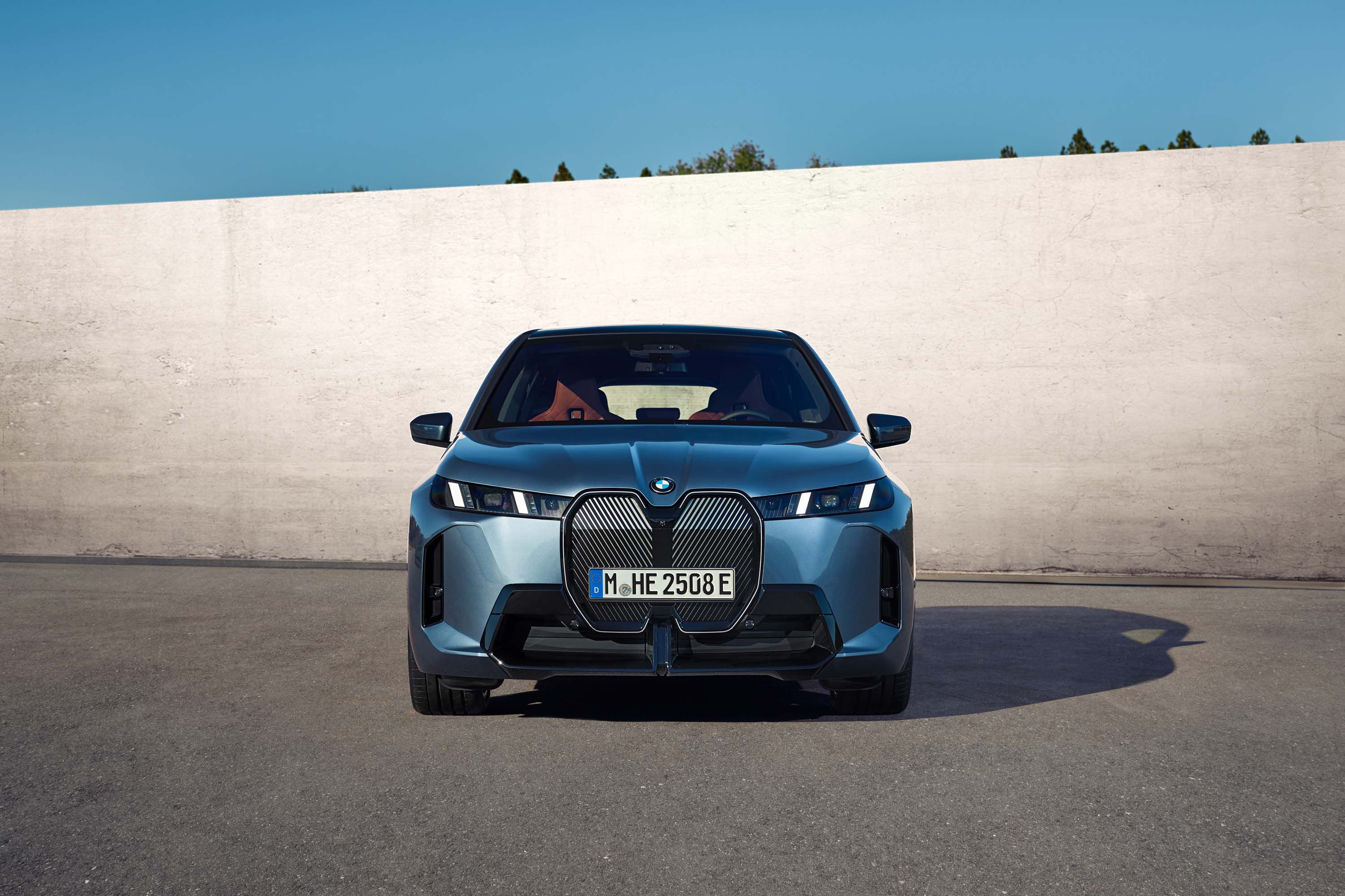 P90585148_highRes_the-new-bmw-ix-xdriv.jpg