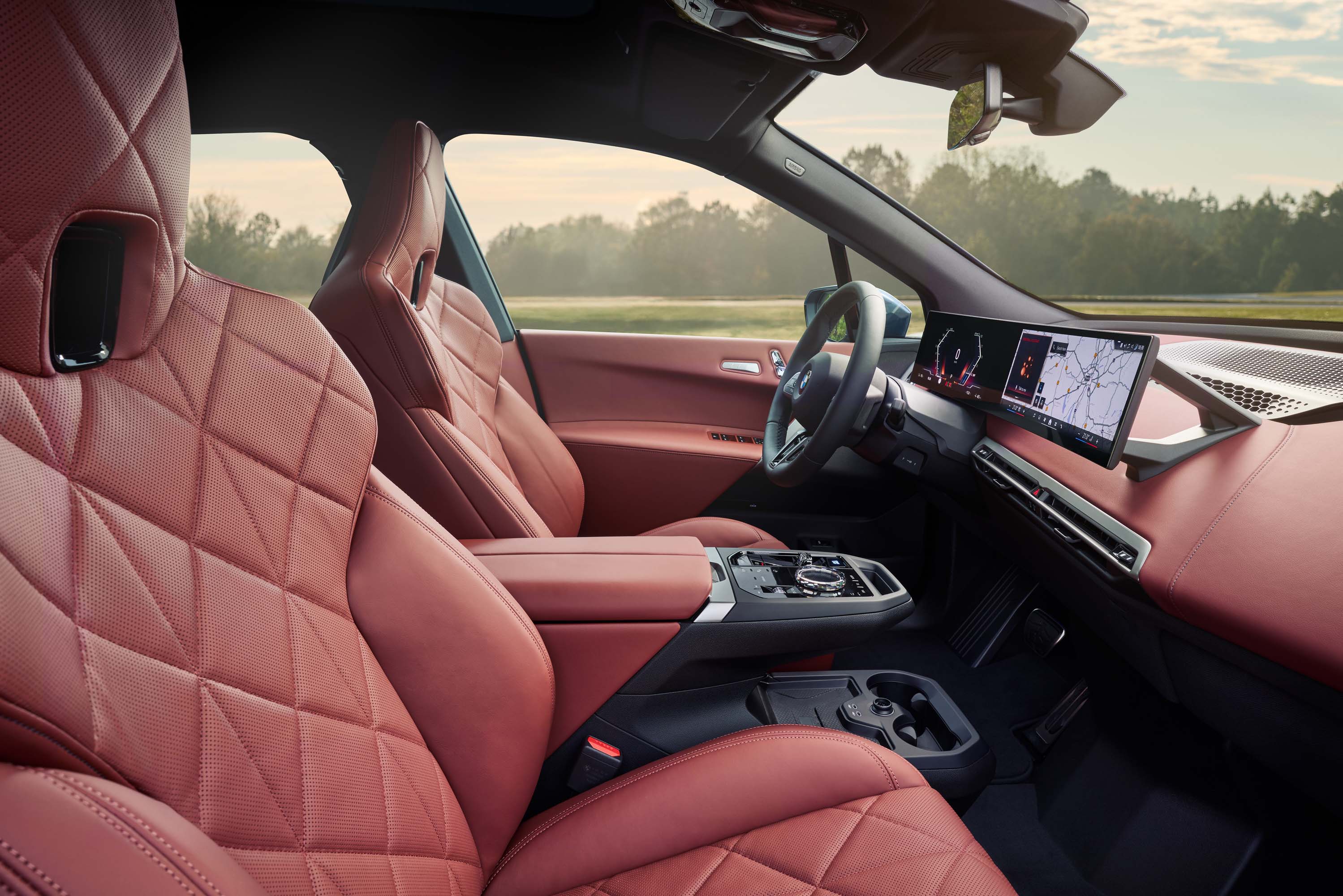 P90585341_highRes_the-new-bmw-ix-xdriv.jpg