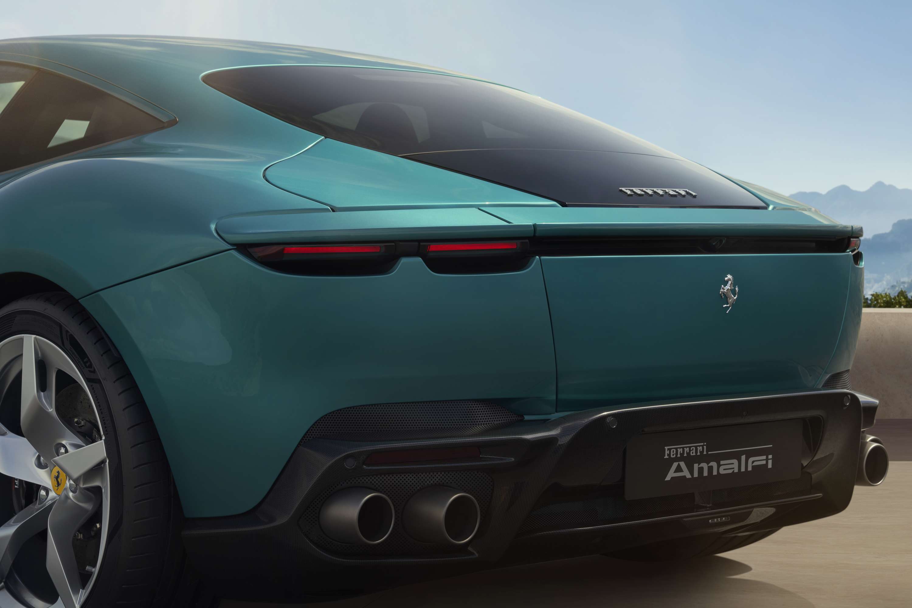 ferrari_amalfi_5.jpg