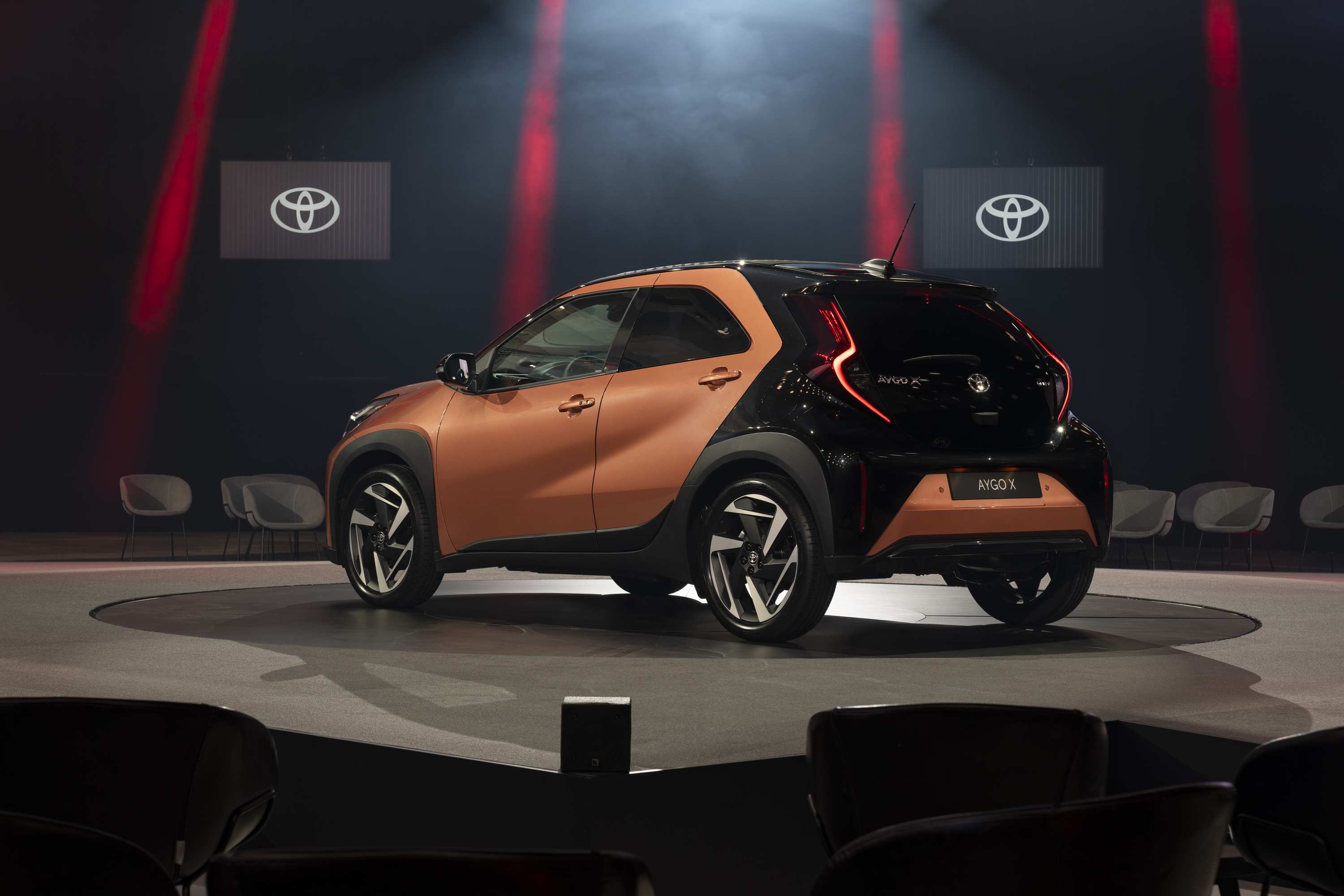 toyota_aygo_x_8.jpg